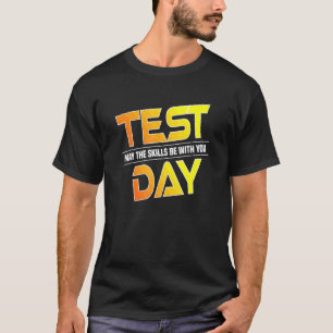 Het testen op de testdag kan bij u Schoo zijn. T-shirt
