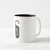 Het testen stoort de Mok van het grappige ontwerp (Voorkant rechts)