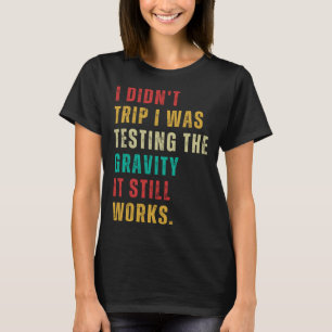 Het testen van de zwaartekracht na chirurgische kn t-shirt