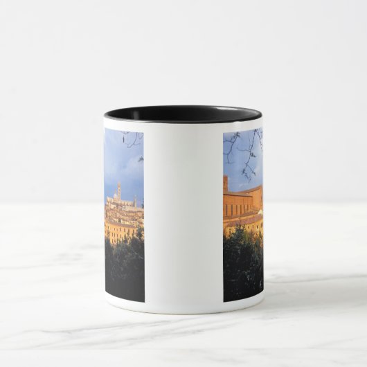 Het Toscaanse dorp Sienna, Italië. Mok (Midden)