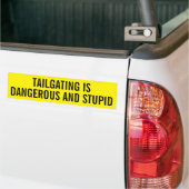 Het trainen is gevaarlijk en stuitend bumpersticker (Op Truck)