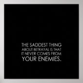 het treurigste aan verraad is dat het nooit poster (Voorkant)