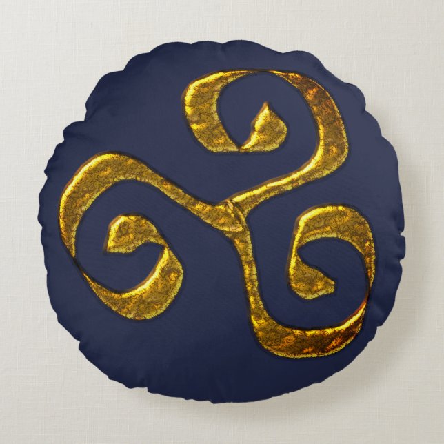 Het trisbool,old symbool in de celtische cultuur rond kussen (Voorkant)