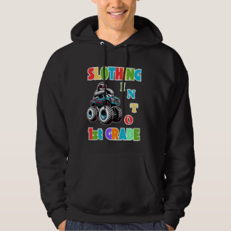 Het uitkleden in 1st Grade Sloth Monster Truck Slo Hoodie