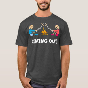 Het uitputten van het koekjeskoekje op een hotdog t-shirt