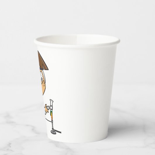 Het uitvoeren van een wetenschappelijk experiment papieren bekers (Links)