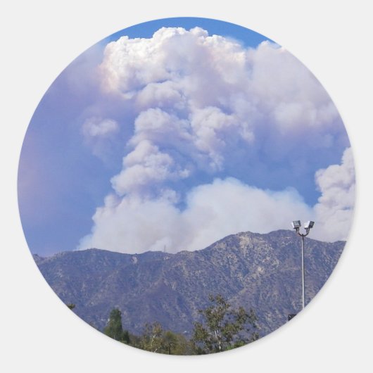 Het Uitzicht van de heuvels en de rook Clouds_ Ronde Sticker (Voorkant)