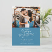 Het vastbinden van de knoop Moderne foto bruiloft Save The Date (Staand voorkant)