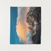 Het verbranden van wolken over de bergen wandkleed (Voorkant)