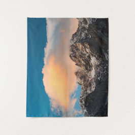 Het verbranden van wolken over de bergen wandkleed