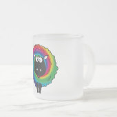 Het verven van schapen matglas koffiemok (Voorkant rechts)