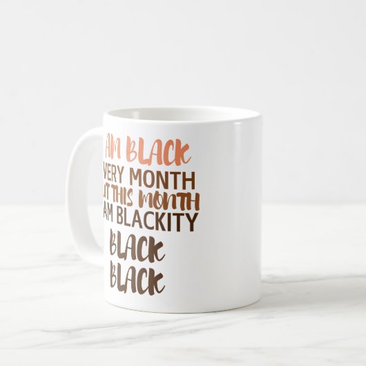 Het vieren van zwartheid met trots en blijdschap M Koffiemok (Voorkant links)