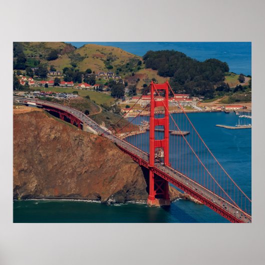 Het vliegen over de Golden Gate Bridge van San Fra Poster (Voorkant)