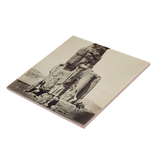 Het "Vocal Memnon", kolossaal beeld van Amenhotep Tegeltje (Zijkant)