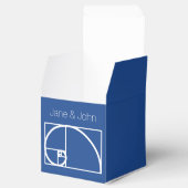 Het voegt omhoog in de Blauwe Veerbox toe Bedankdoosjes (Geopend)