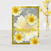 Het vrolijke Gele Denken van Madeliefjes aan u Kaart (Gele Bloem)