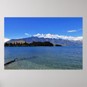 Het Wakatipu-meer en de "Remarkables" Poster