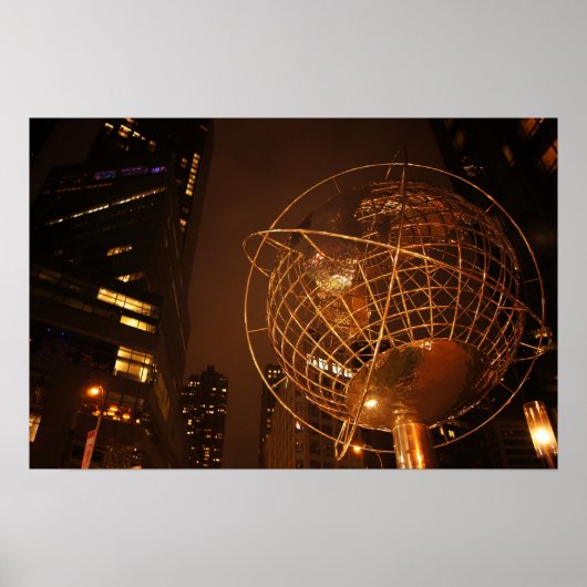 Het Wereldbol in Columbus Circle, medium Poster (Voorkant)