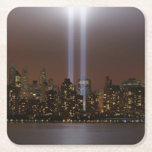Het wereldhandelscentrum in New York in het licht. Kartonnen Onderzetters