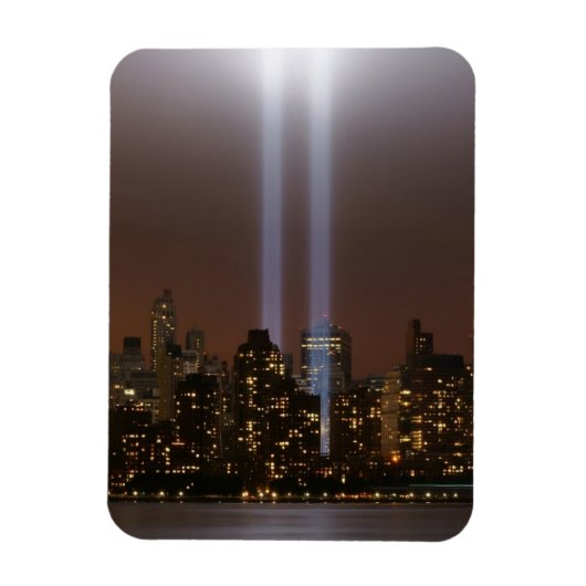 Het wereldhandelscentrum in New York in het licht. Magneet (Verticaal)