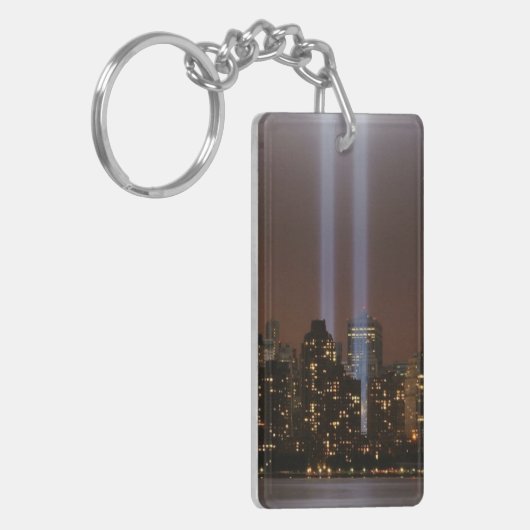 Het wereldhandelscentrum in New York in het licht. Sleutelhanger (Voorkant Links)