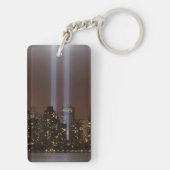 Het wereldhandelscentrum in New York in het licht. Sleutelhanger (achterkant)