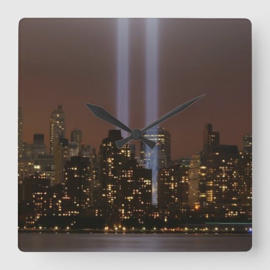 Het wereldhandelscentrum in New York in het licht. Vierkante Klok (Voorkant)