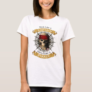 Het werk als een hoofdpartij als een piraatschedel t-shirt