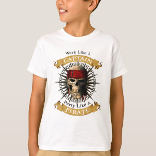 Het werk als een hoofdpartij als een piraatschedel t-shirt