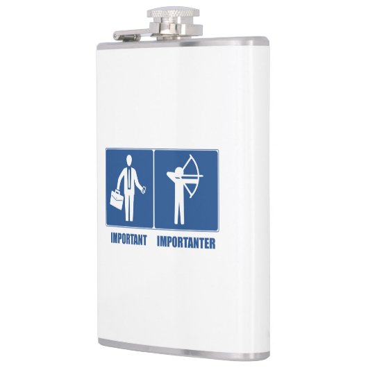 Het werk is belangrijk, Archery is belangrijk Heupfles (Links)