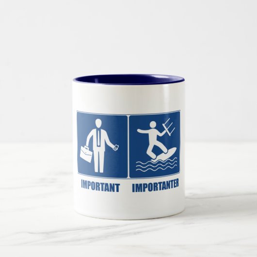 Het werk is belangrijk, het keuken is belangrijk tweekleurige koffiemok (Center)