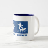 Het werk is belangrijk, het surfen is belangrijk tweekleurige koffiemok (Voorkant rechts)