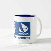 Het werk is belangrijk, het windsurfen is belangri tweekleurige koffiemok (Voorkant rechts)