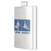 Het werk is belangrijk, Kayaking is belangrijk Heupfles (Links)