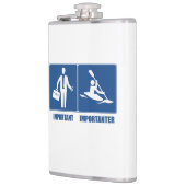 Het werk is belangrijk, Kayaking is belangrijk Heupfles (Links)