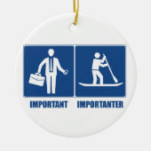 Het werk is belangrijk, opstellend het opzadelen i keramisch ornament (Voorkant)