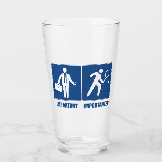 Het werk is belangrijk, tennis is belangrijk glas (Voorkant)