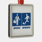 Het werk is belangrijk, voetbal is belangrijk metalen ornament (Rechts)