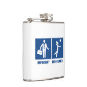 Het werk is belangrijk volleybal is belangrijk heupfles (Rechts)