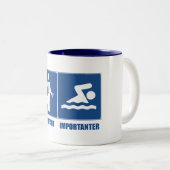 Het werk is belangrijk, zwemmen is belangrijk tweekleurige koffiemok (Voorkant rechts)