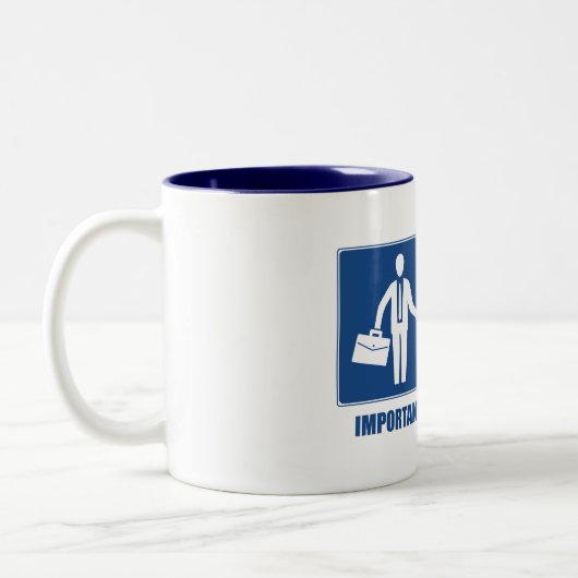 Het werk is belangrijk, zwemmen is belangrijk tweekleurige koffiemok (Links)