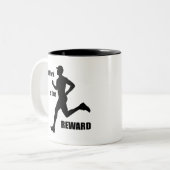Het werk is de beloning-loper tweekleurige koffiemok (Voorkant links)