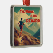 Het werk is de Reward Runner Mountains Metalen Ornament (Rechts)