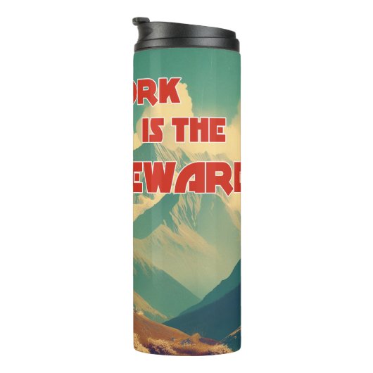 Het werk is de Reward Runner Mountains Thermosbeker (Geroteerd rechts)