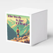 Het werk is de Reward Woman Runner Mountains Bedankdoosjes (Voorkant Zijde)