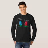 Het werken over de Feestdagen Slank kerstlicht  T-shirt (Voorkant volledig)