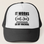 Het werkt op mijn machine grappige coder en progra trucker pet (Voorkant)