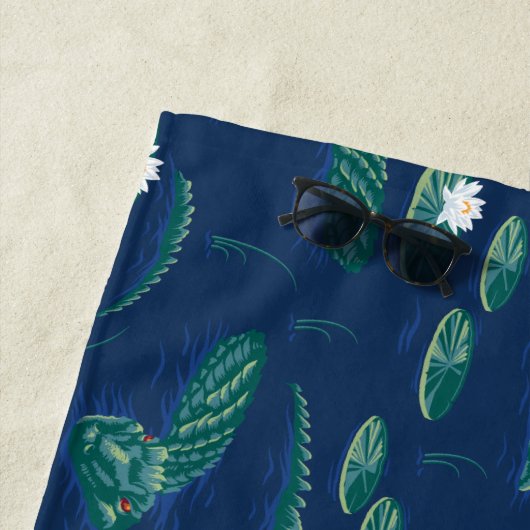 Het witte Lotus Alligator Lagoon patroon Strandlaken (In situ)