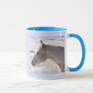 Het witte paard in de mok