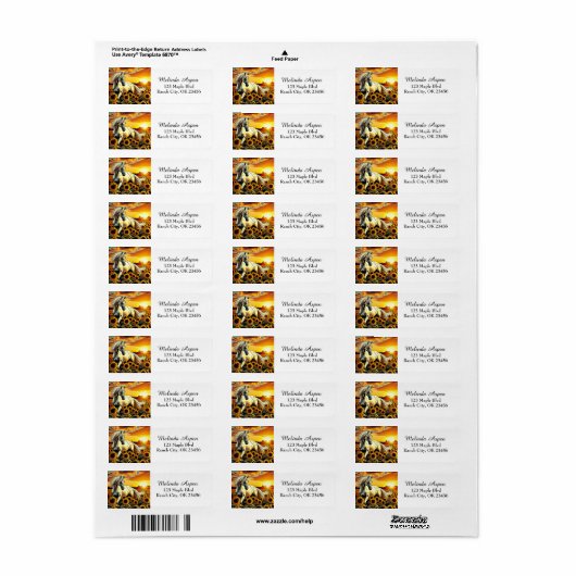 Het witte paard in het veld van zonnebloemen bij z etiket (Full Sheet)